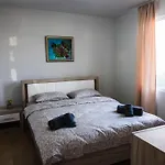 House Apartment *