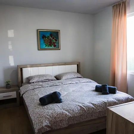 House Apartman *